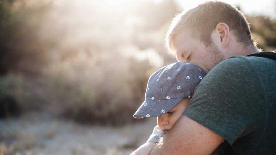 No es solo cosa de madres: ser padre también cambia el cerebro