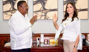 Juramentan nueva directora del hospital Félix María Goico