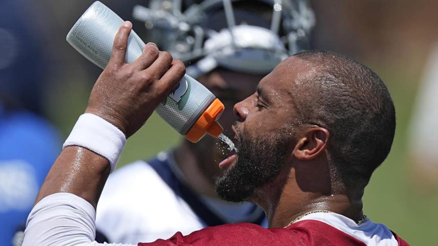 Equipos de NFL se adaptan al calor intenso mientras intensifican entrenamientos
