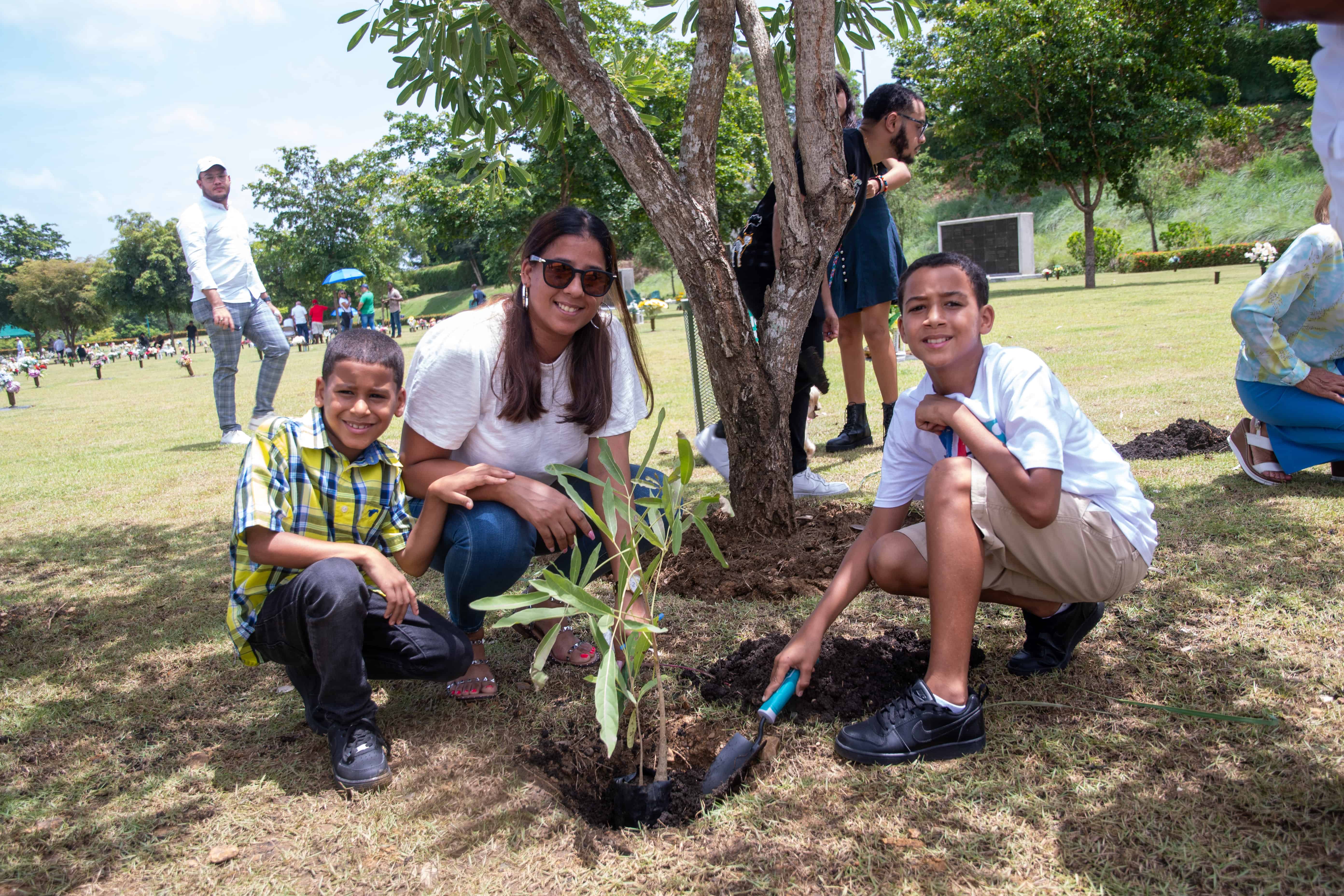 Andiel Carbuccia, Darleni Olivares y Gabriel Bonilla.