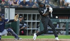 Con jonrones de Anderson y Vaughn, Medias Blancas derrotan 7-2 a Guardianes