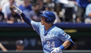 Reales superan 2-1 a Mellizos y barren su primera serie desde septiembre