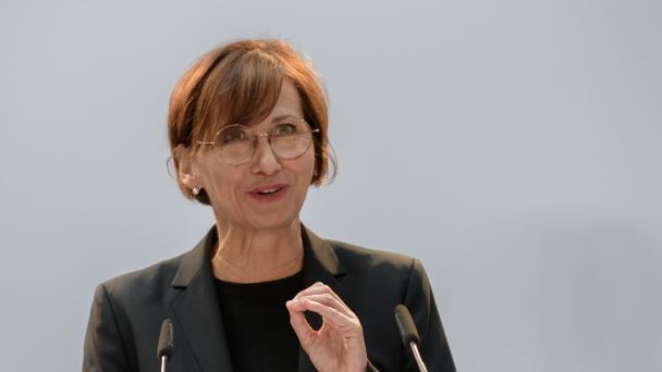 Ministra alemana advierte de riesgo de espionaje por parte de estudiantes chinos