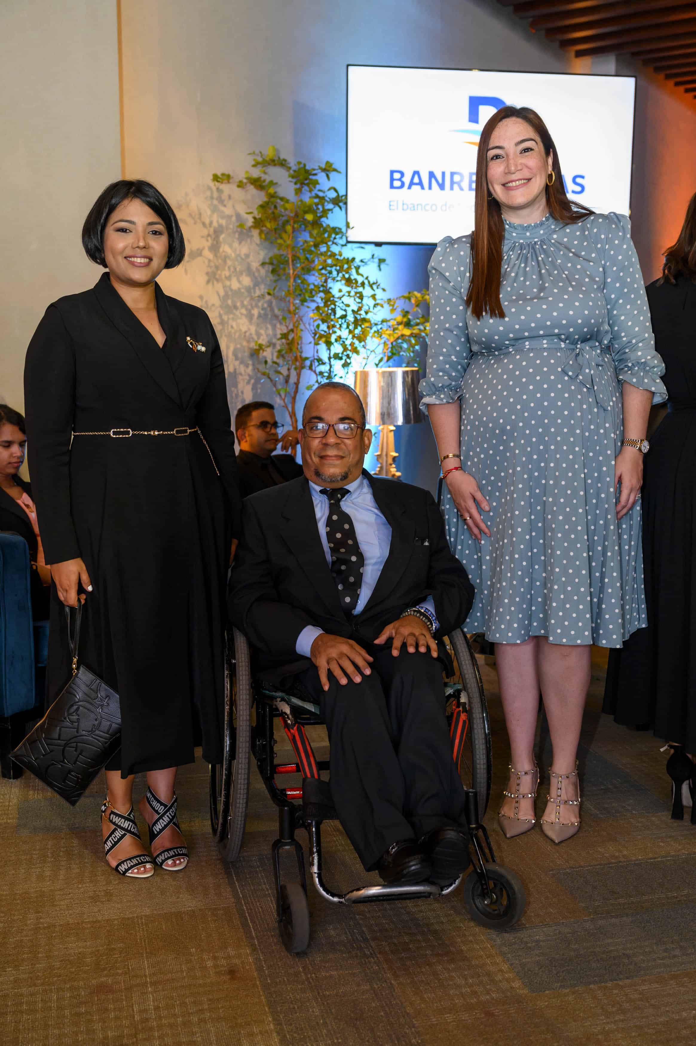 Danissa Cruz, Alexander Benjamín y María Laura Duvergé.