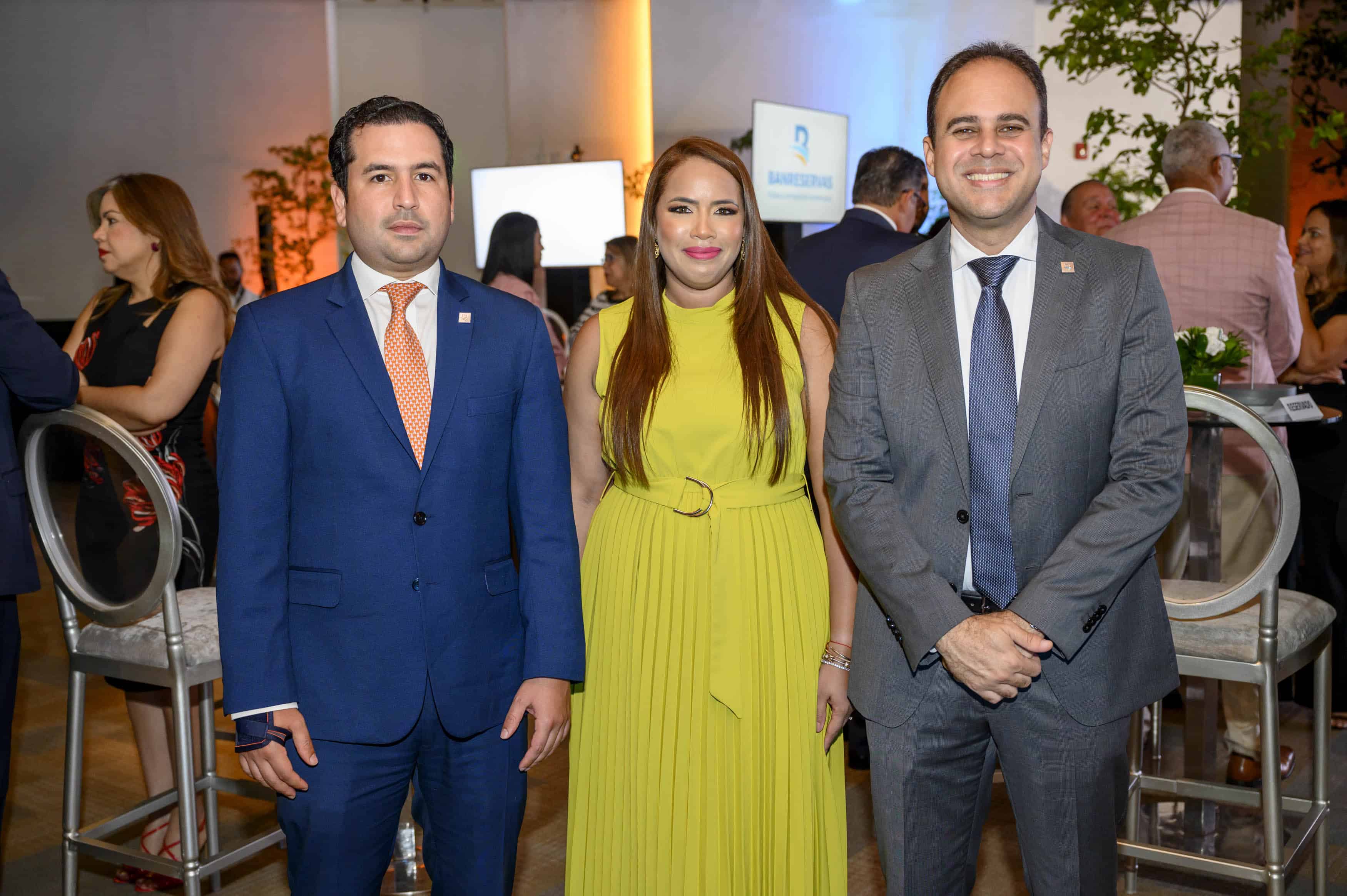 Sergio Estévez, Massiel González y Edwin Durán.