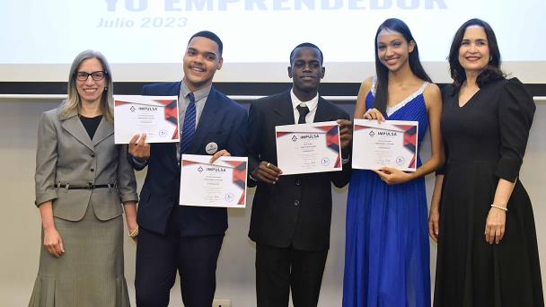 La Fundación Impulsa tu Liderazgo RD celebra graduación de diplomado