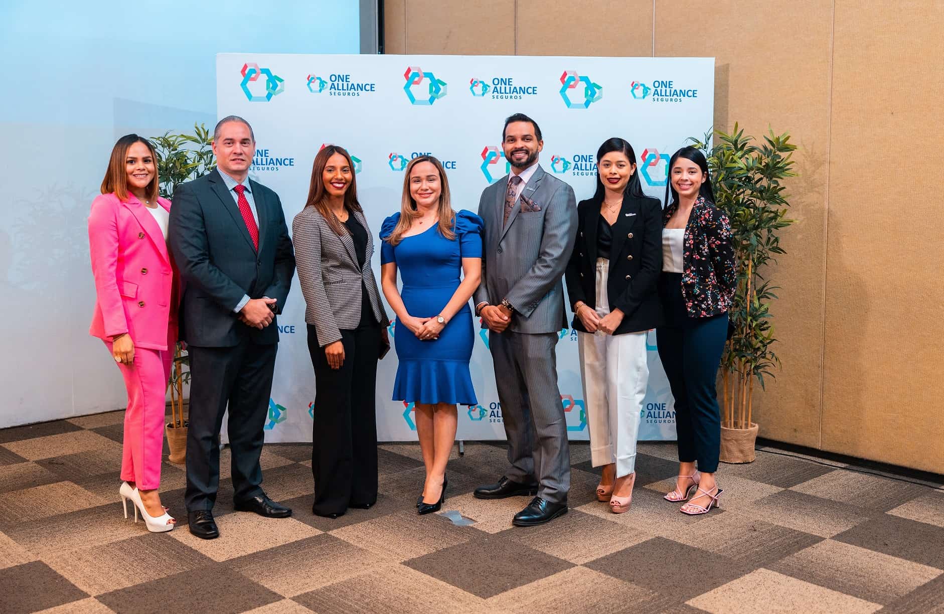 Franchesca Taveras, Domingo Guzmán, Paola Henríquez, Stephanie Peña, Willys Colón Henríquez, Erika Aguasanta y Perla Hernández.