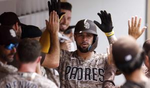 Padres barren a Rangers con victoria de 5-3 de la mano de Gary Sánchez y Snell