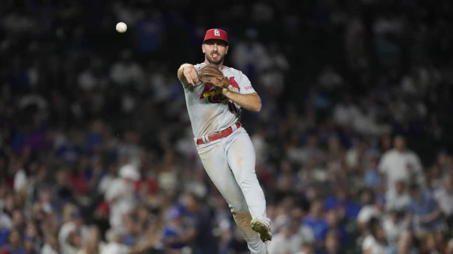 Azulejos obtienen al torpedero Paul DeJong desde los Cardenales de San Luis