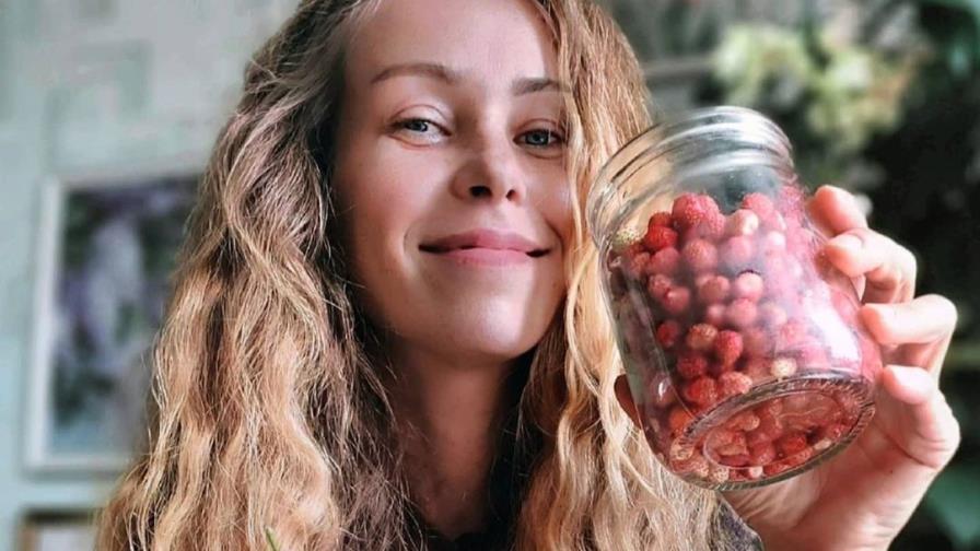Muere la influencer Zhanna Samsonova, quien llevaba una dieta extrema basada en frutas