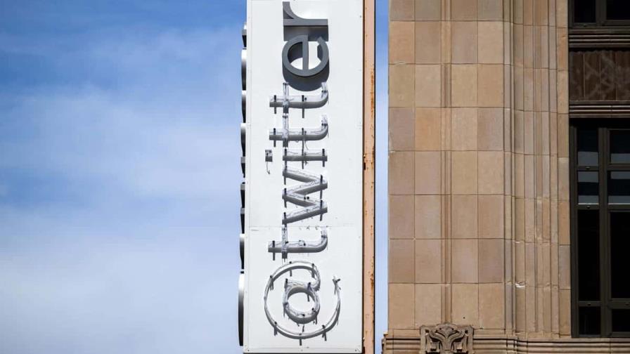 Retiran el letrero gigante del nuevo logotipo de Twitter en San Francisco tras quejas