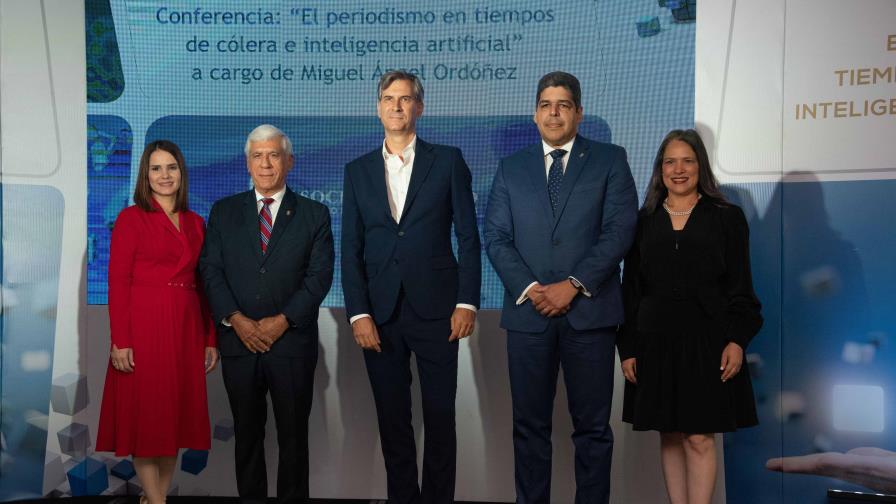 ACAP auspicia conferencia de Miguel Ángel Ordóñez sobre los medios de comunicación en la era digital