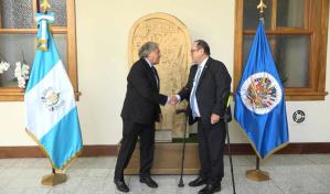 Secretario general de la OEA inicia visita a Guatemala por crisis electoral