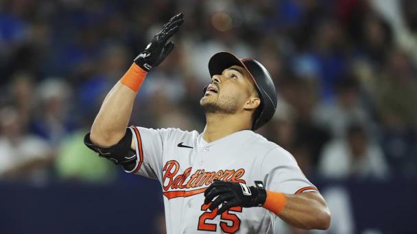 Santander pega su 2do grand slam; Baltimore vence con facilidad a los Azulejos
