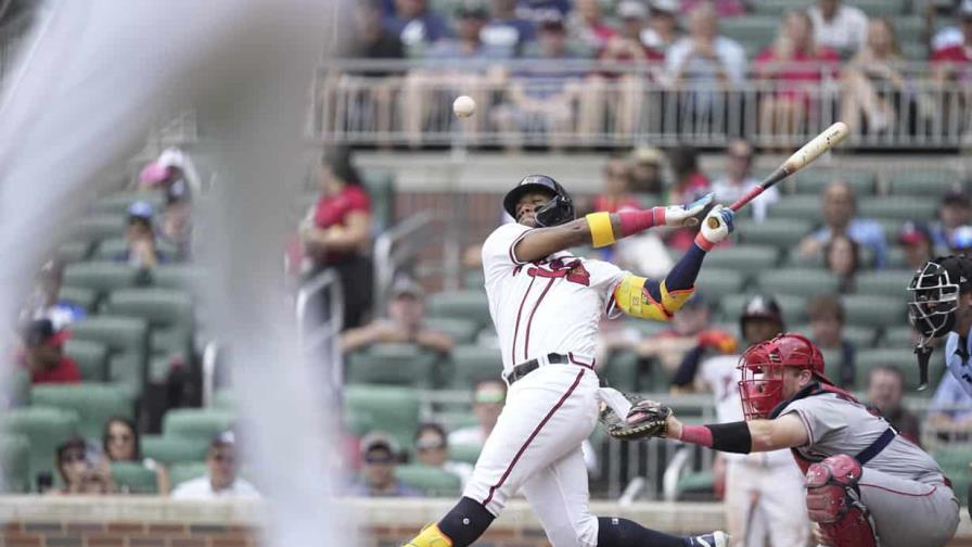 Con jonrones de Acuña, Riley y Olson, Bravos apalean a Angelinos