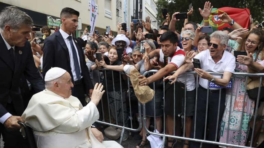 El papa Francisco llega a Lisboa, donde pide que Europa construya puentes para la paz