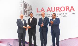 Premian el desempeño, las estrategias y la innovación de la fábrica de cigarros La Aurora