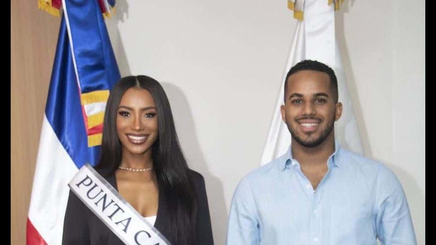 Miss Punta Cana Anna Monter se reúne con el ministro de la Juventud