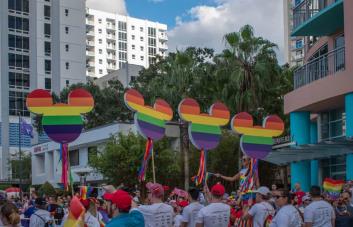 La junta controlada por Ron DeSantis elimina los programas de diversidad e inclusión de Disney