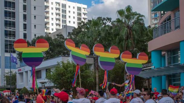 La junta controlada por Ron DeSantis elimina los programas de diversidad e inclusión de Disney