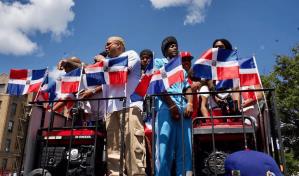 Tivi Gunz lleva el dembow de Cristo Rey Para el mundo en Parada del Bronx