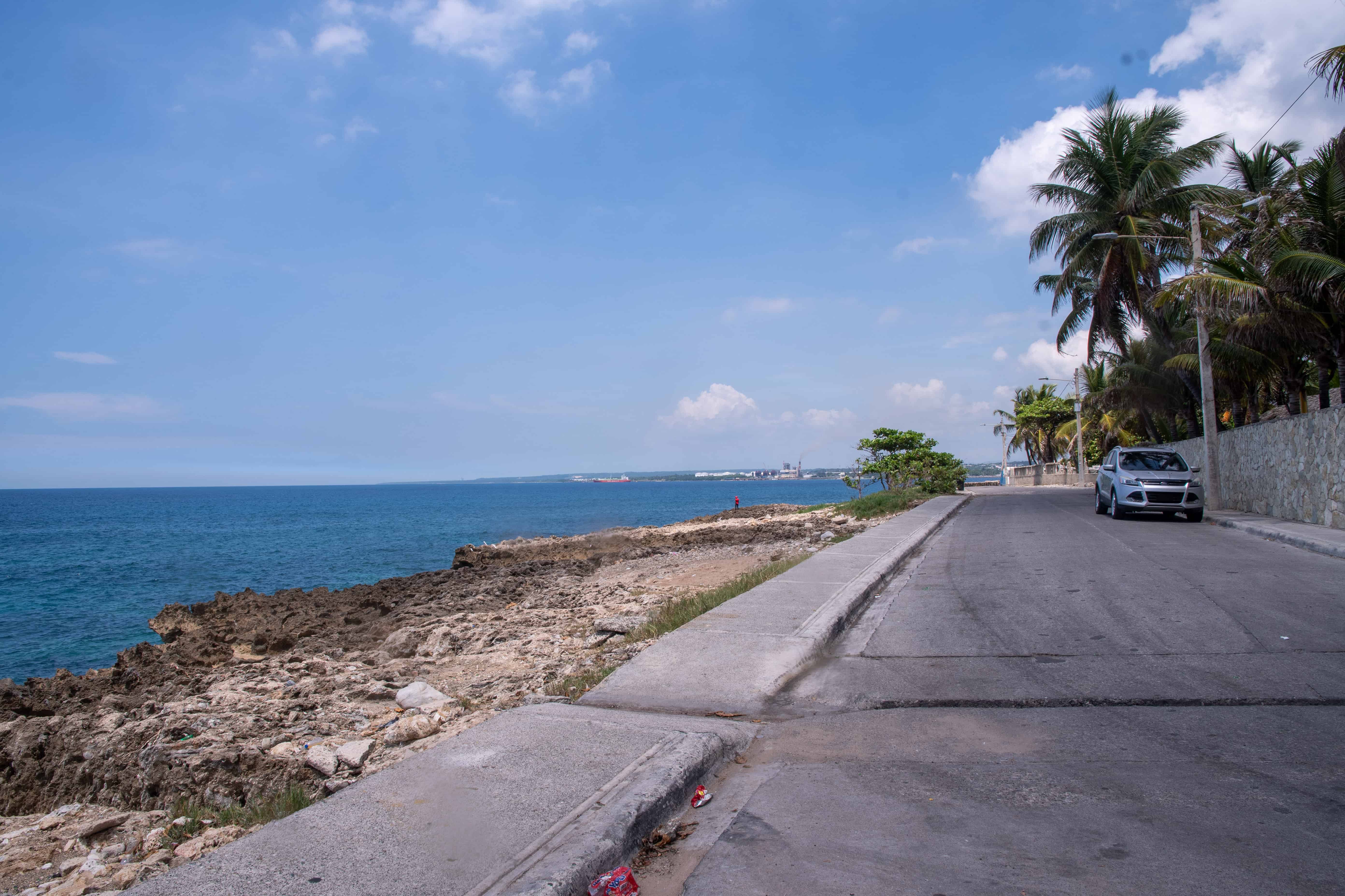 Una de las calles de Costa Azul