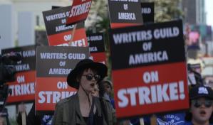 El Sindicato de Guionistas de Hollywood pide al Gobierno regular Amazon, Netflix y Disney