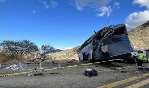 Dominicanos entre pasajeros de autobús accidentando que dejó al menos 18 muertos en México