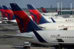 Arrestan a pasajero en vuelo de Delta que atacó a una auxiliar de vuelo