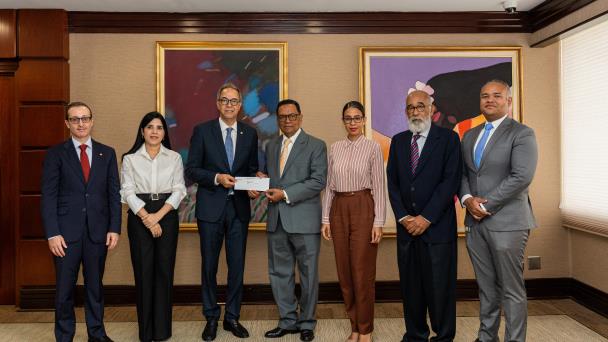 Popular contribuye con la Cátedra Pedro Henríquez Ureña de la Biblioteca Nacional