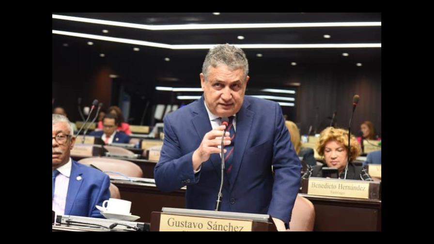 Gustavo Sánchez tira “pulla” a Yván Lorenzo por la candidatura a la senaduría del PLD en el DN