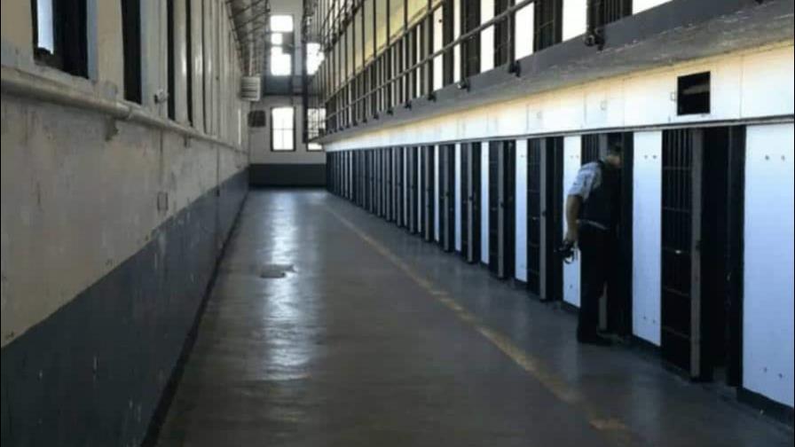 Florida ejecutará hoy a reo que estranguló a su esposa y mató a enfermera con martillo