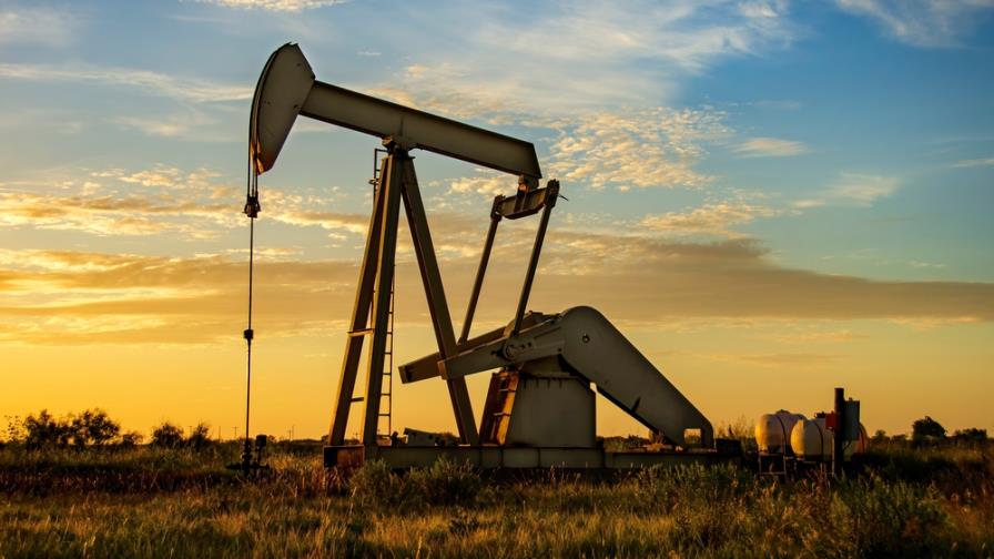 El petróleo de Texas sube un 2.59 % y cierra en US$81.55 el barril