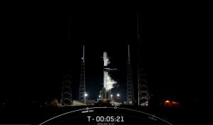 SpaceX lanza al espacio el nuevo satélite de telecomunicaciones de Intelsat