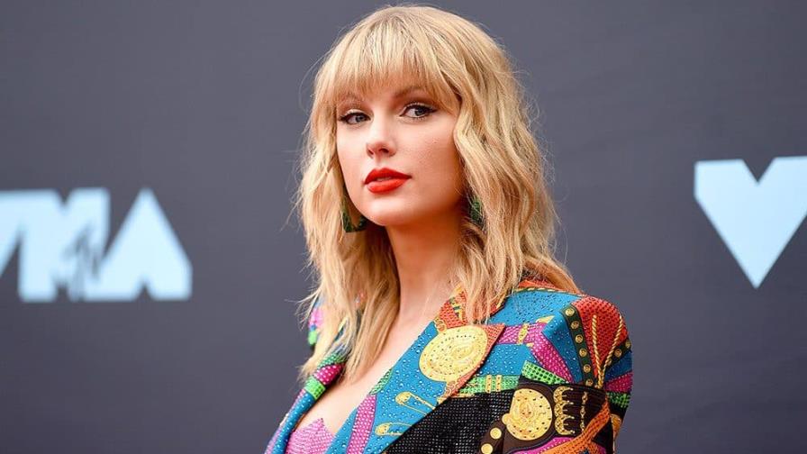 Taylor Swift premia a su equipo con millonarios bonos en su gira