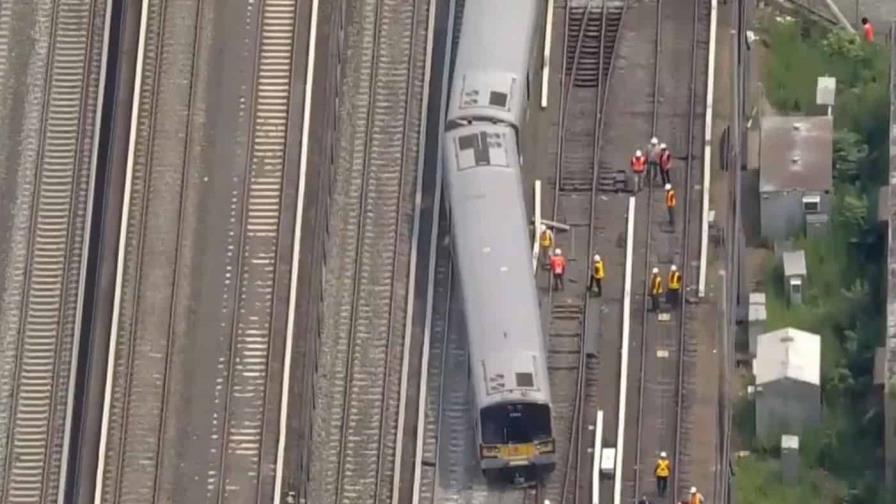 Ocho vagones de un tren se descarrilan en Nueva York y dejan diez heridos