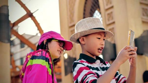 China quiere limitar a dos horas diarias el uso de internet para los jóvenes
