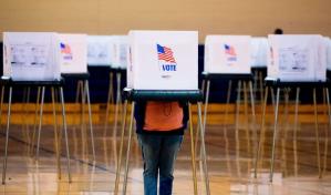Michigan acusa a aliada de Trump de manipular máquinas de voto