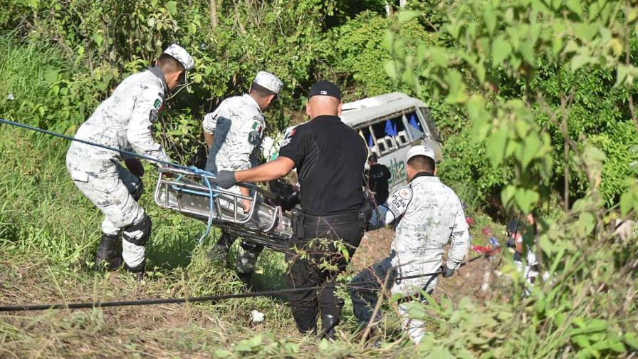 Interrogan dominicano por accidente que dejó 18 muertos en México