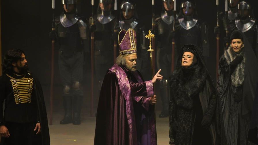 El Teatro Nacional se lleva los aplausos con el estreno de “Juana La Loca… ¿locura o conspiración?”