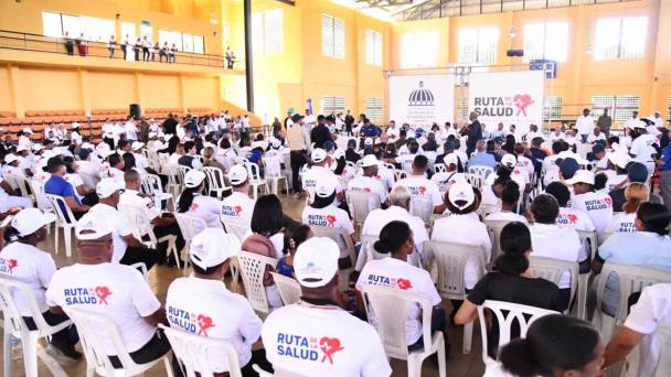Moradores de Yamasá participan en jornada de la Ruta de la Salud