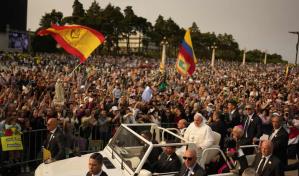 Millón y medio de jóvenes, una multitud sin precedentes en Portugal, arropa al papa