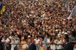 El papa celebró un acto ante más de un millón de jóvenes y les animó a levantarse siempre El papa celebró un acto ante más de un millón de jóvenes y les animó a levantarse siempre