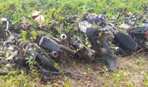 Digesett traslada 190 motocicletas chatarras desde el depósito de Higüey