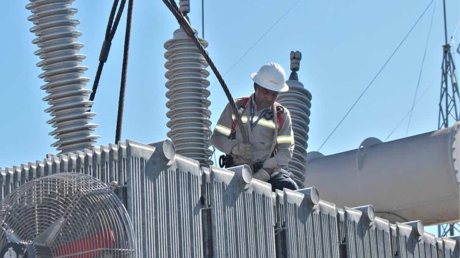 Demanda de energía eléctrica aumenta y los consumidores emiten quejas por costos
