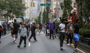 Nueva York libera al streamer que causó caos en Manhattan al prometer consolas gratis