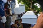 Entre flores blancas y música de Tercer Cielo, sepultan los restos de la niña Willenni Lorenzo Entre flores blancas y música de Tercer Cielo, sepultan los restos de la niña Willenni Lorenzo