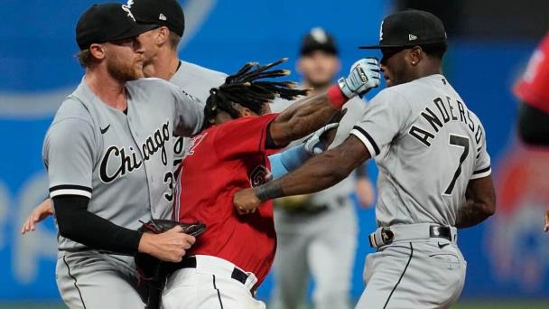 Video | Anderson y Ramírez se enfrentan a golpes; Medias Blancas vencen a Guardianes