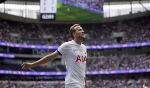 Kane anota 4 goles en la que pudo haber sido despedida de Tottenham
