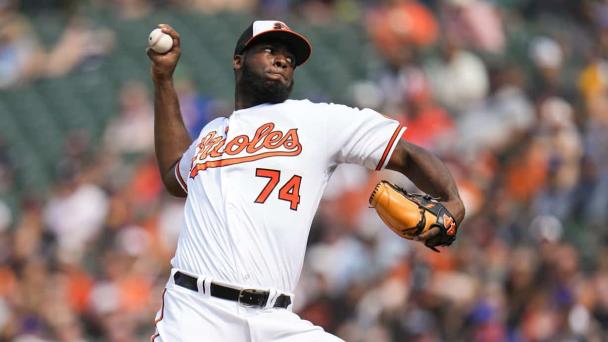 Félix Bautista logra su salvamento 30 en barrida de los Orioles